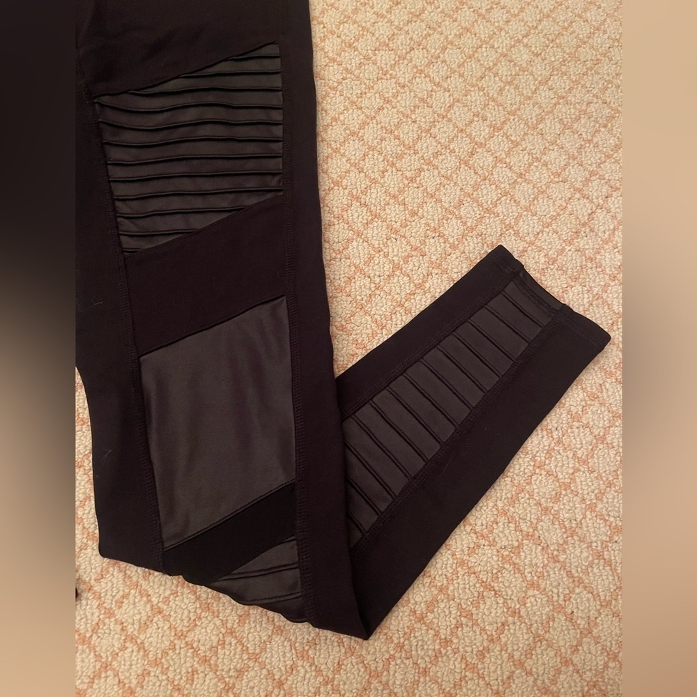 Alo black faux leather Moto style leggings full length women’s size small - Picture 4 of 7